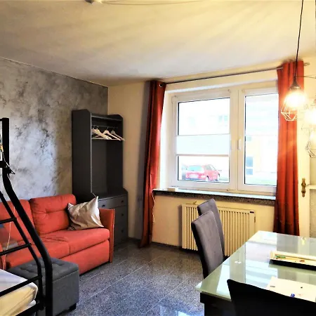 Apartment Optimale Und Ruhige Lage: 1-zimmer-apartment