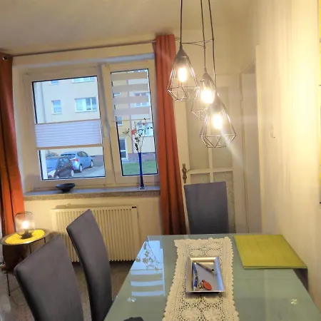 Optimale Und Ruhige Lage: 1-zimmer-apartment Apartment *