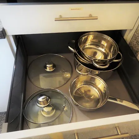 Apartment Optimale Und Ruhige Lage: 1-zimmer-apartment *